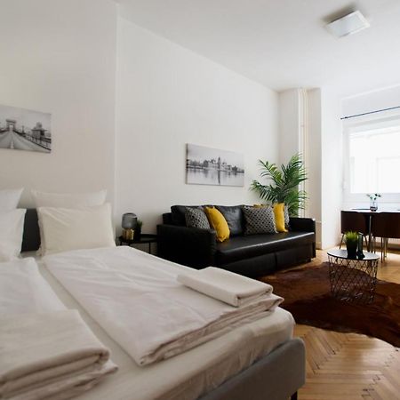 Standard Apartment by Hi5 - Petőfi 12 Budapest Bagian luar foto