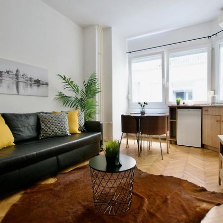 Standard Apartment by Hi5 - Petőfi 12 Budapest Bagian luar foto