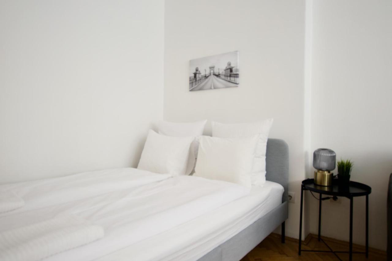Standard Apartment by Hi5 - Petőfi 12 Budapest Bagian luar foto
