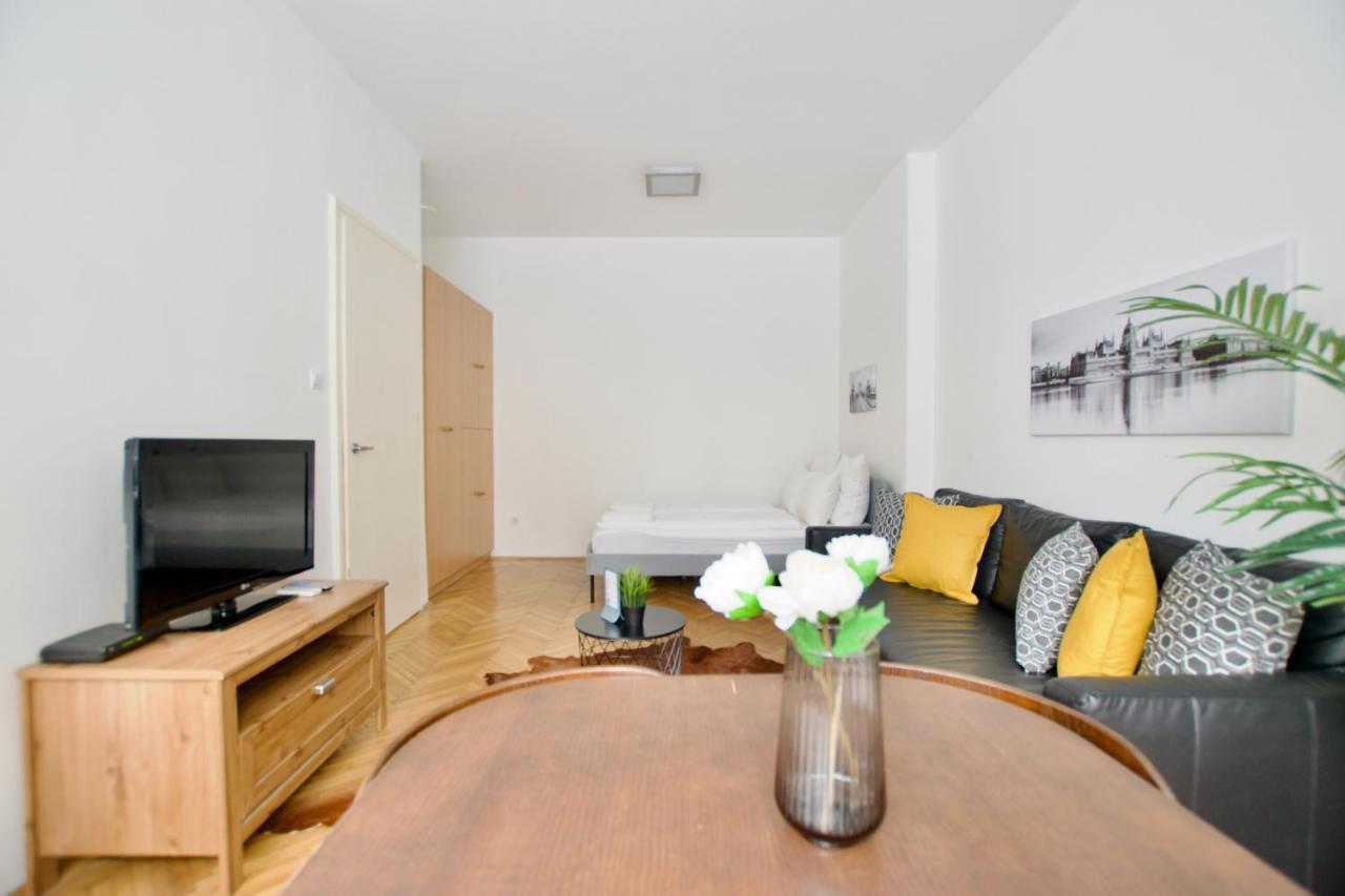 Standard Apartment by Hi5 - Petőfi 12 Budapest Bagian luar foto